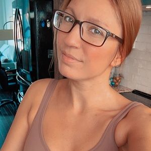 Meet your Posher, Chloe